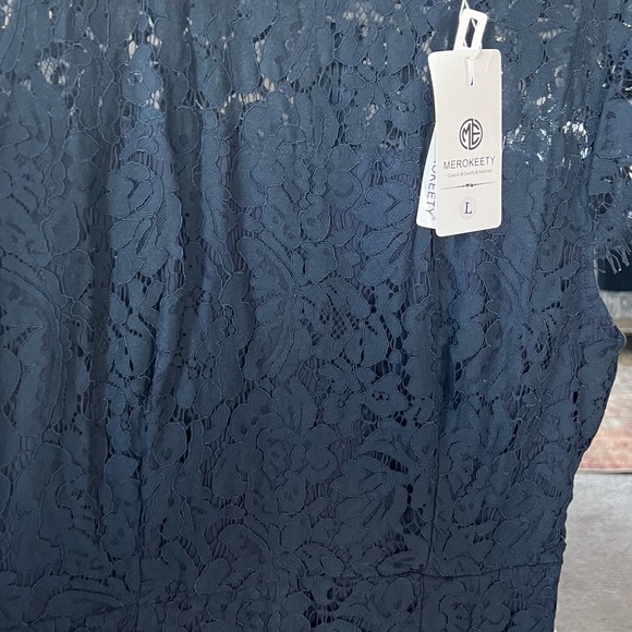 Navy blue lace cocktail dress- NWT - Picture 5 of 9